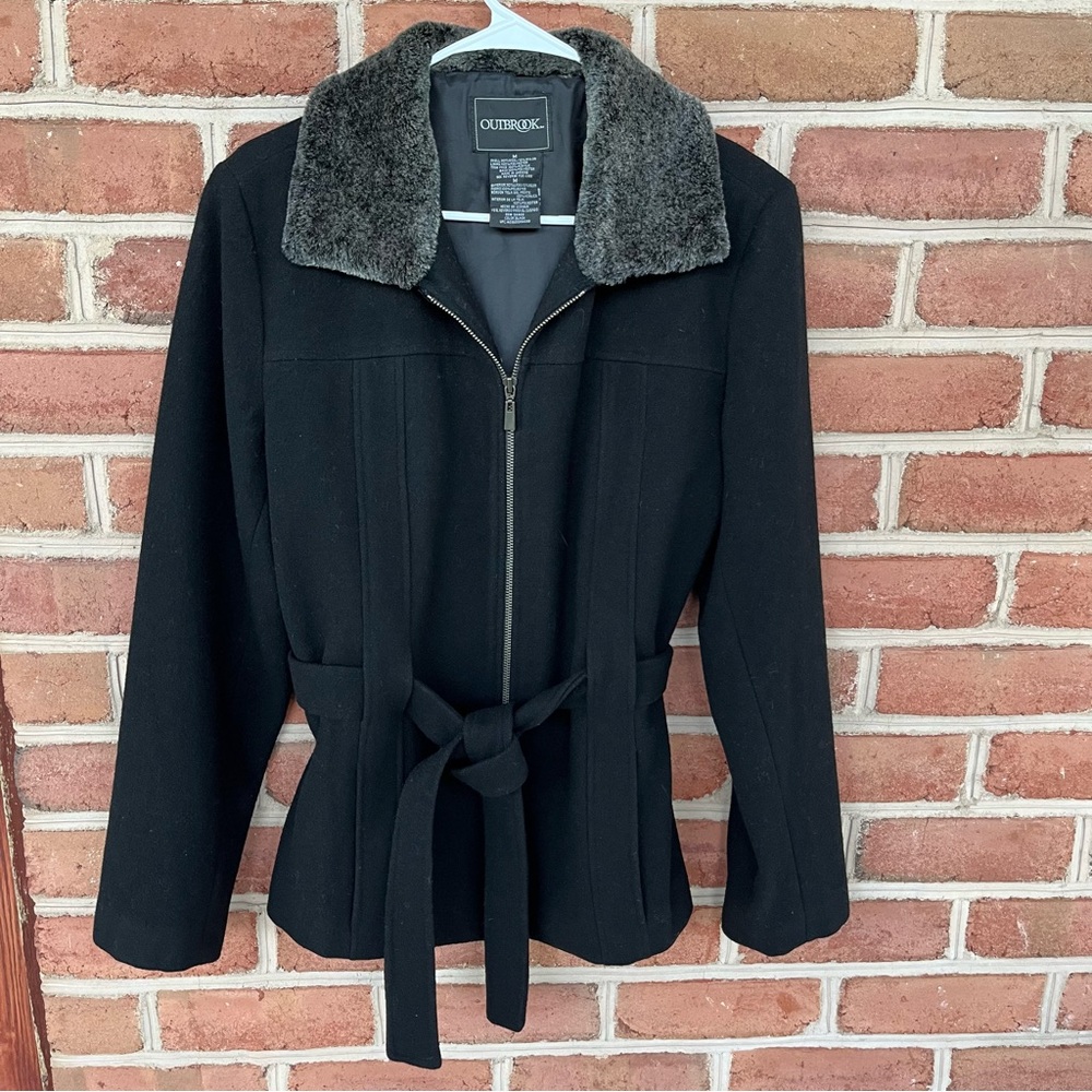 Sexy black wool jacket with belt and faux fur collar by Outbrook. size: medium